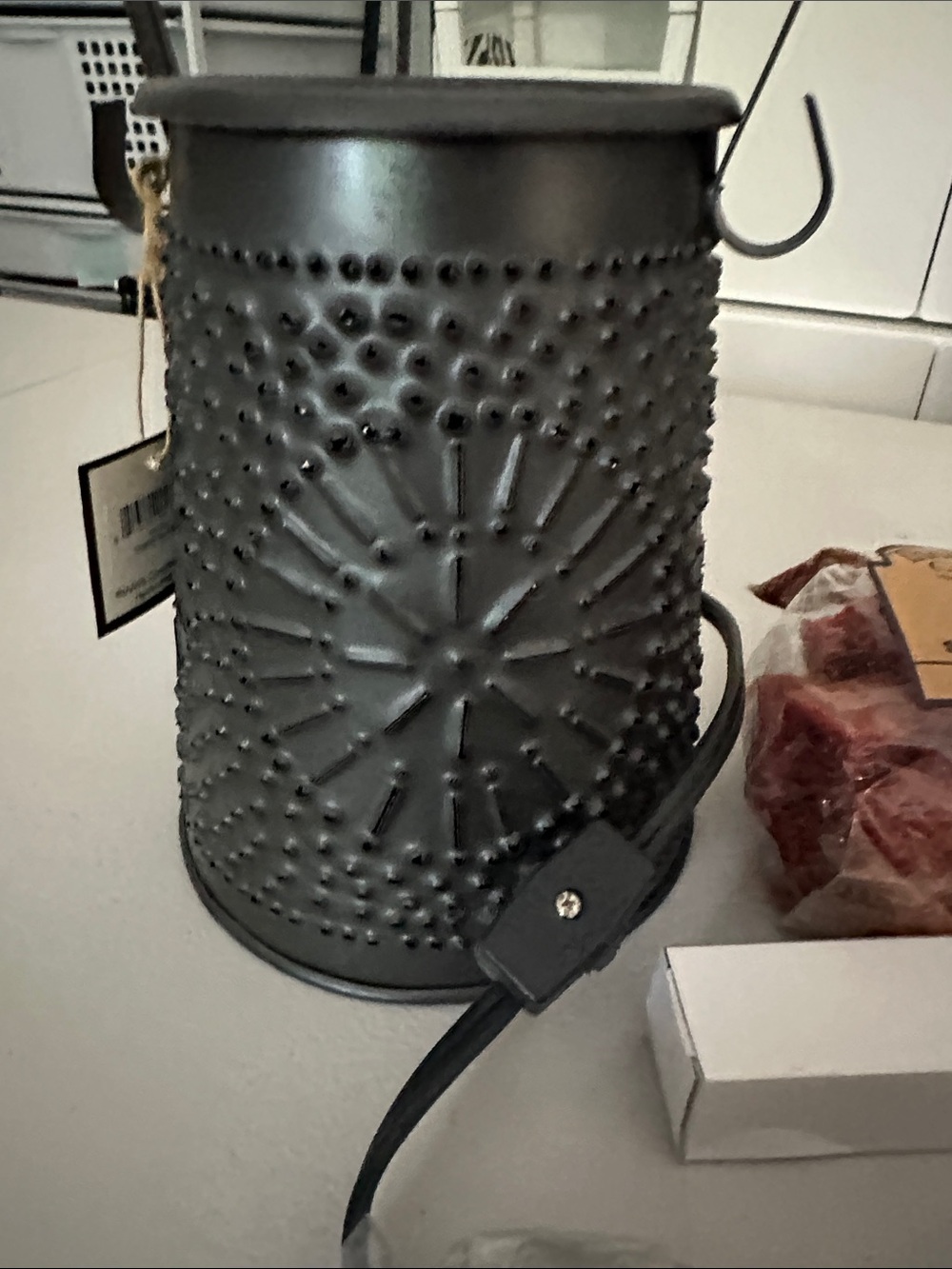 Decorative Black Metal Electric Wax Warmer with Handle - Picture 2 of 6